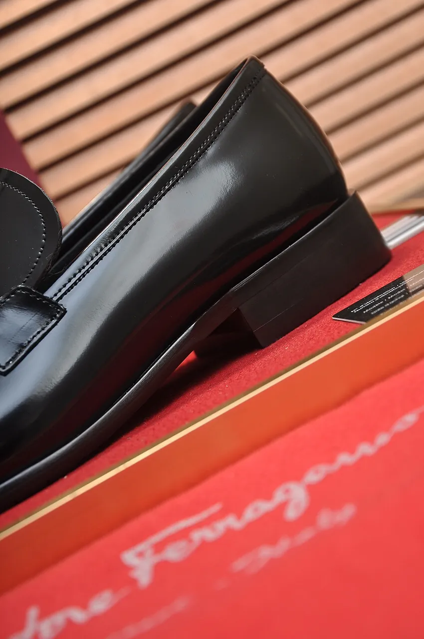 Men's shoes 💰500💶[Ferragamo/Ferragamo] The latest model in the counter. Original imported high-quality cowhide with open edges + imported 🐂 water-dyed cowhide lining + original luxury metal buckle + original combined outsole. Comparison without pressure 38--45 (45 is custom-made and cannot be returned or exchanged)